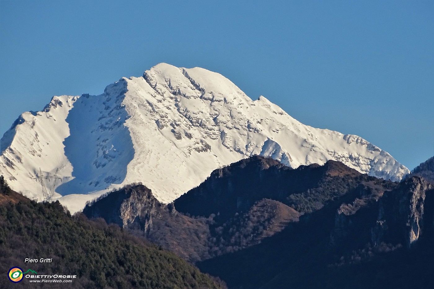 15 Vista in Arera innevata in pieno sole .JPG